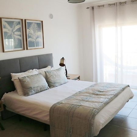 3 Bedroom Apartment With Indoor Pool Central Lagos Ngoại thất bức ảnh