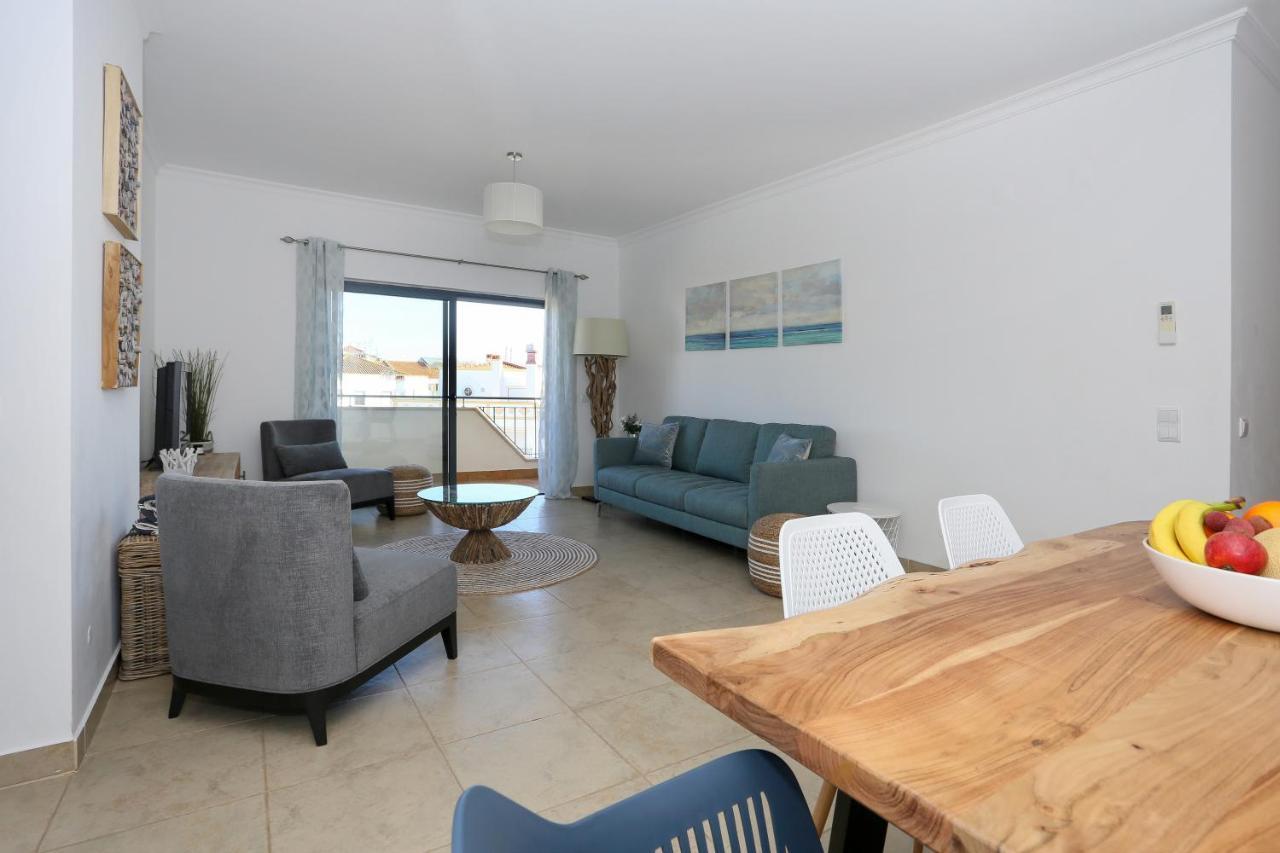 3 Bedroom Apartment With Indoor Pool Central Lagos Ngoại thất bức ảnh