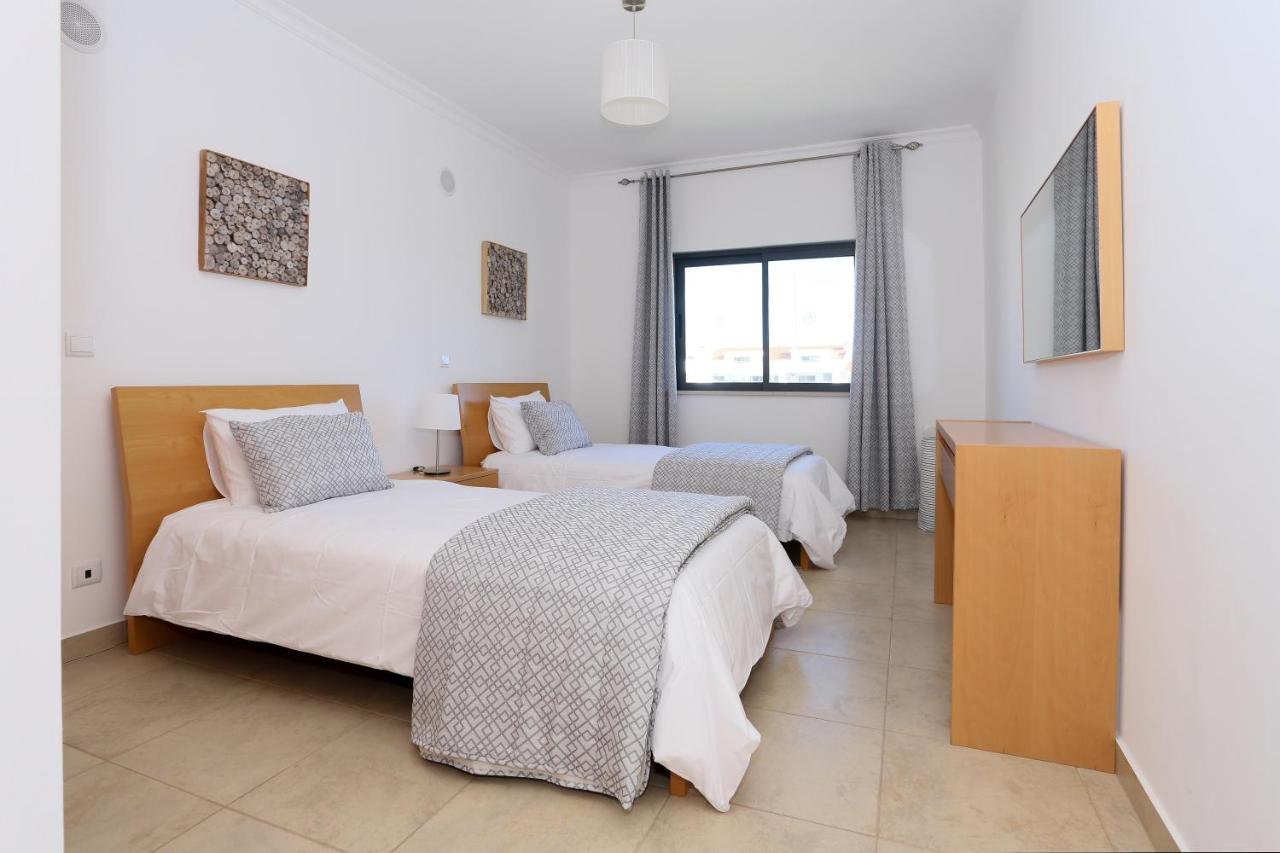 3 Bedroom Apartment With Indoor Pool Central Lagos Ngoại thất bức ảnh
