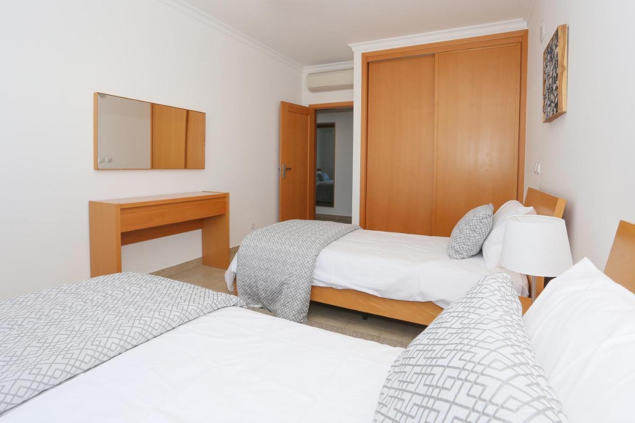 3 Bedroom Apartment With Indoor Pool Central Lagos Ngoại thất bức ảnh