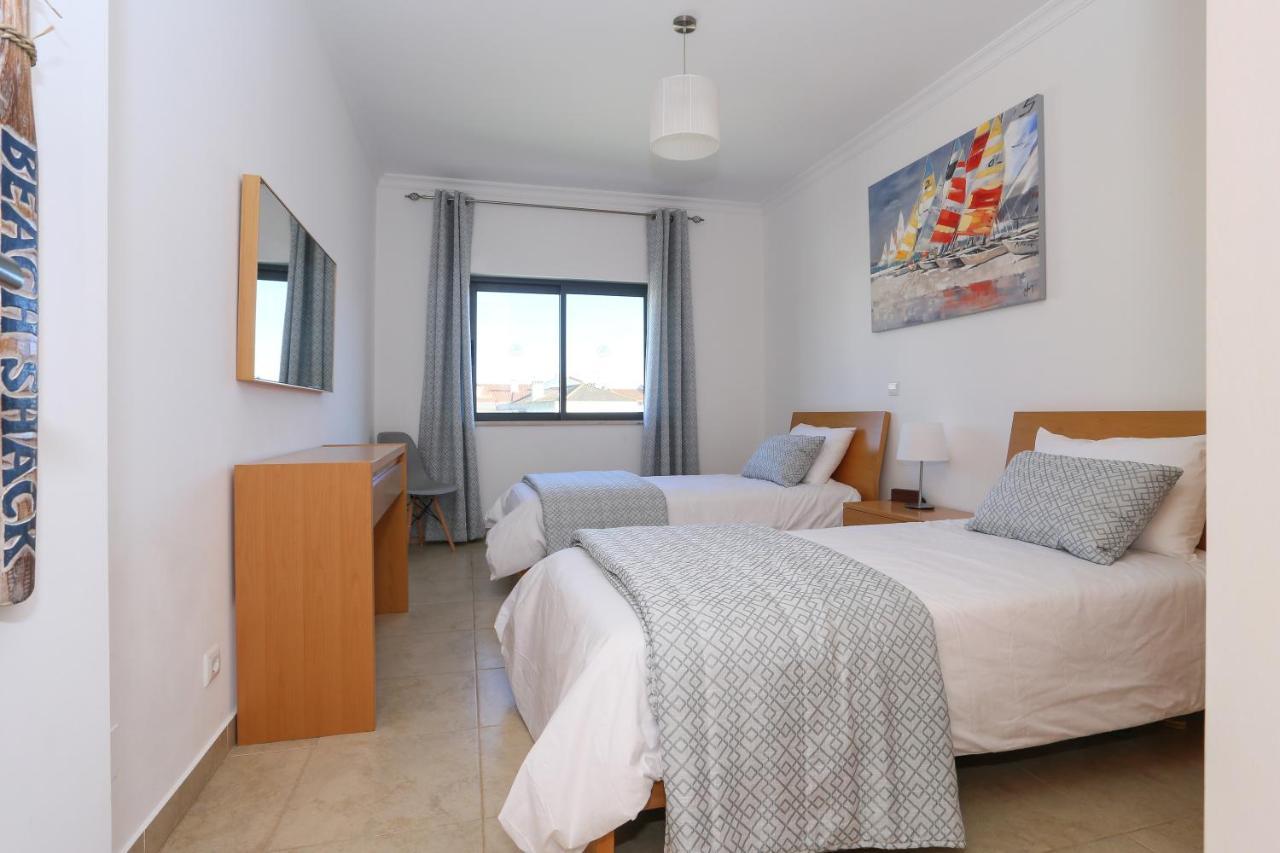 3 Bedroom Apartment With Indoor Pool Central Lagos Ngoại thất bức ảnh