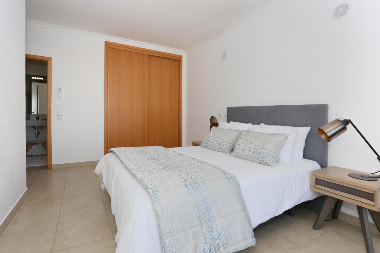 3 Bedroom Apartment With Indoor Pool Central Lagos Ngoại thất bức ảnh