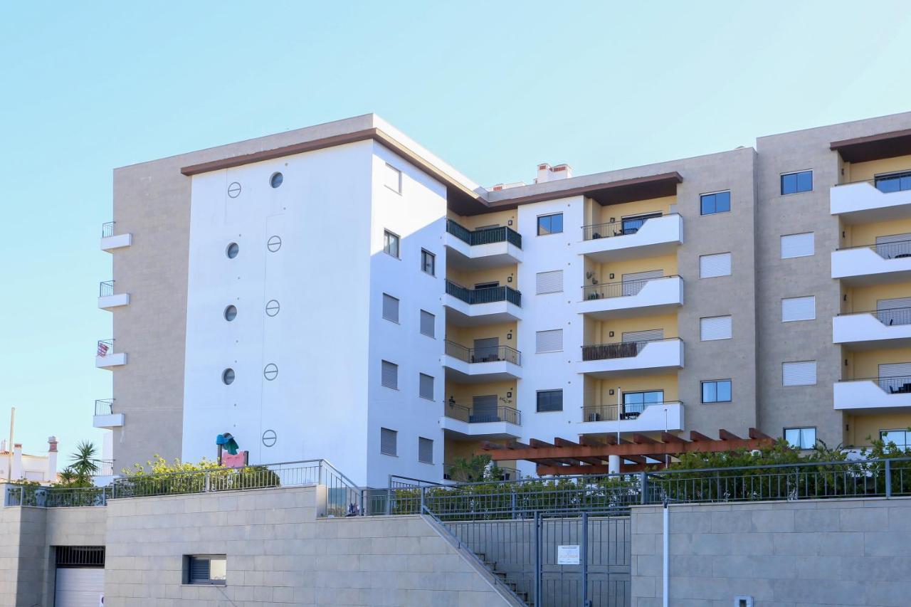 3 Bedroom Apartment With Indoor Pool Central Lagos Ngoại thất bức ảnh