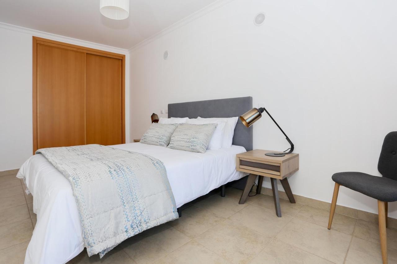 3 Bedroom Apartment With Indoor Pool Central Lagos Ngoại thất bức ảnh