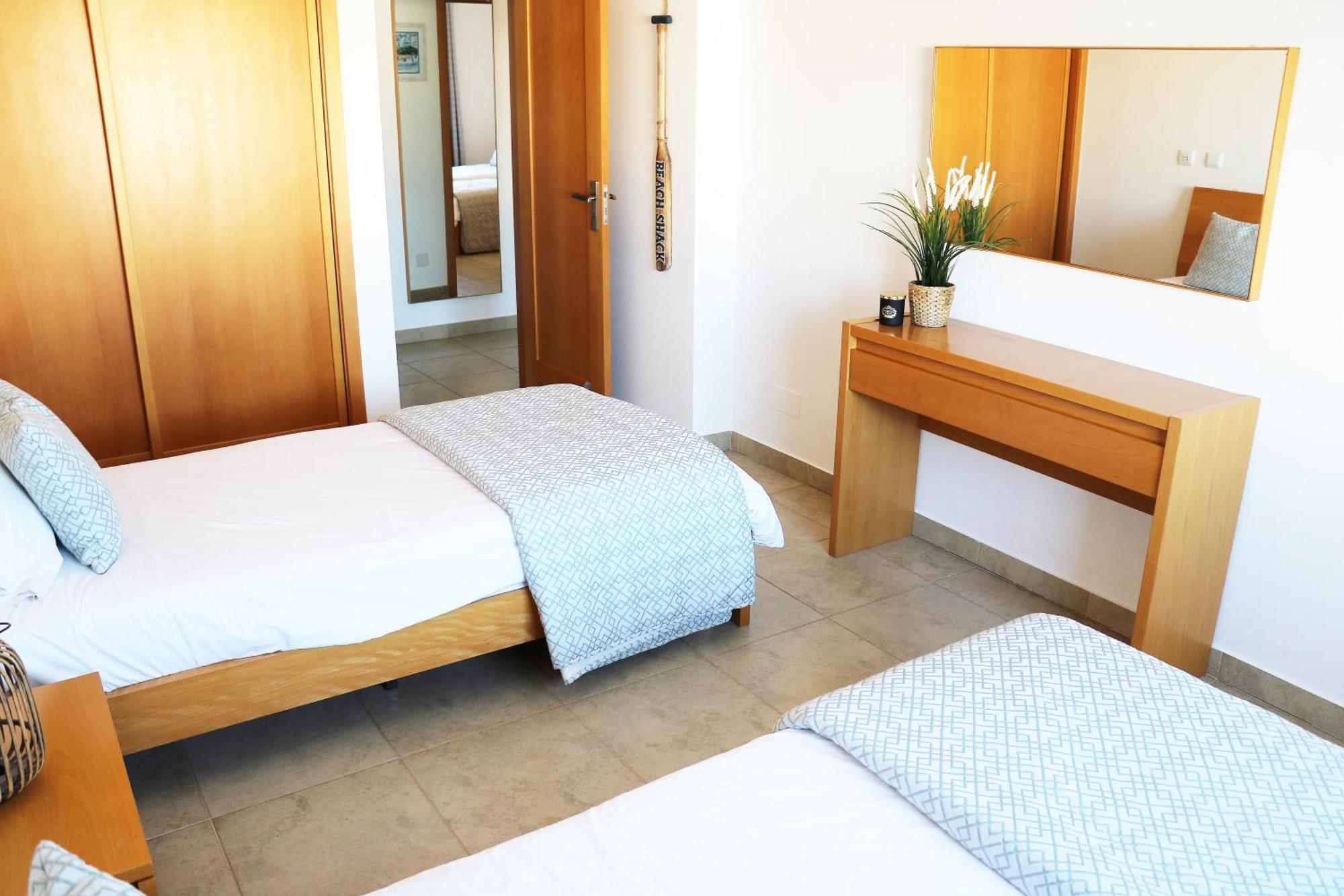 3 Bedroom Apartment With Indoor Pool Central Lagos Ngoại thất bức ảnh