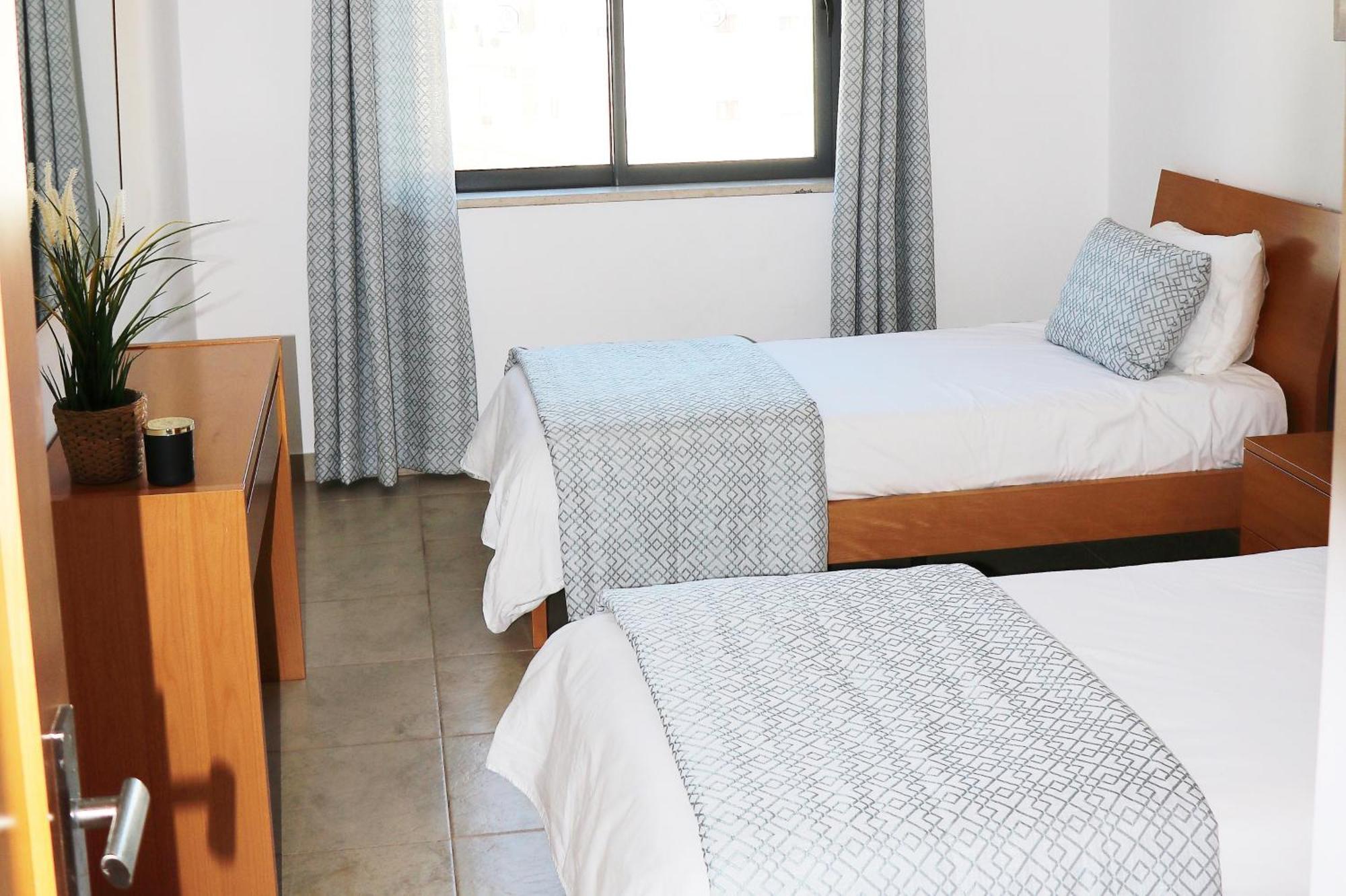 3 Bedroom Apartment With Indoor Pool Central Lagos Ngoại thất bức ảnh